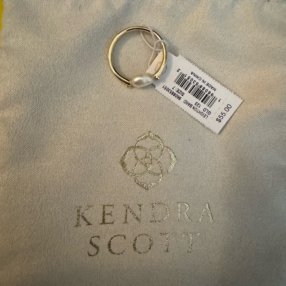 Kendra Scott Leighton Gold Pearl Band Ring in White Pearl